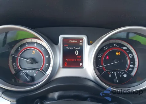 2013 Dodge Journey Sxt z USA, uszkodzony, nr VIN 3C4PDCBB2DT649889